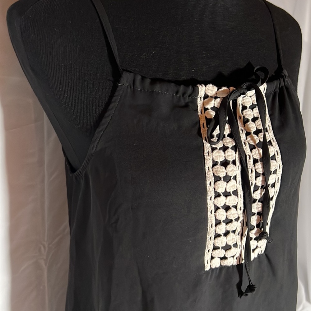 Rue21 Tank Top with Embroidery Detail, size XS